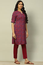 Magenta Geometric Printed Straight Kurta – Bold Elegance Edition
